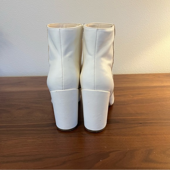 Steven by Steven Madden White Heeled Booties Size 7.5 - Picture 6 of 7